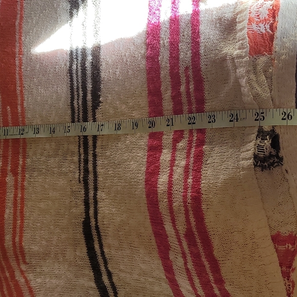 Vince Camuto drapey cream and pink cardigan - Picture 5 of 5